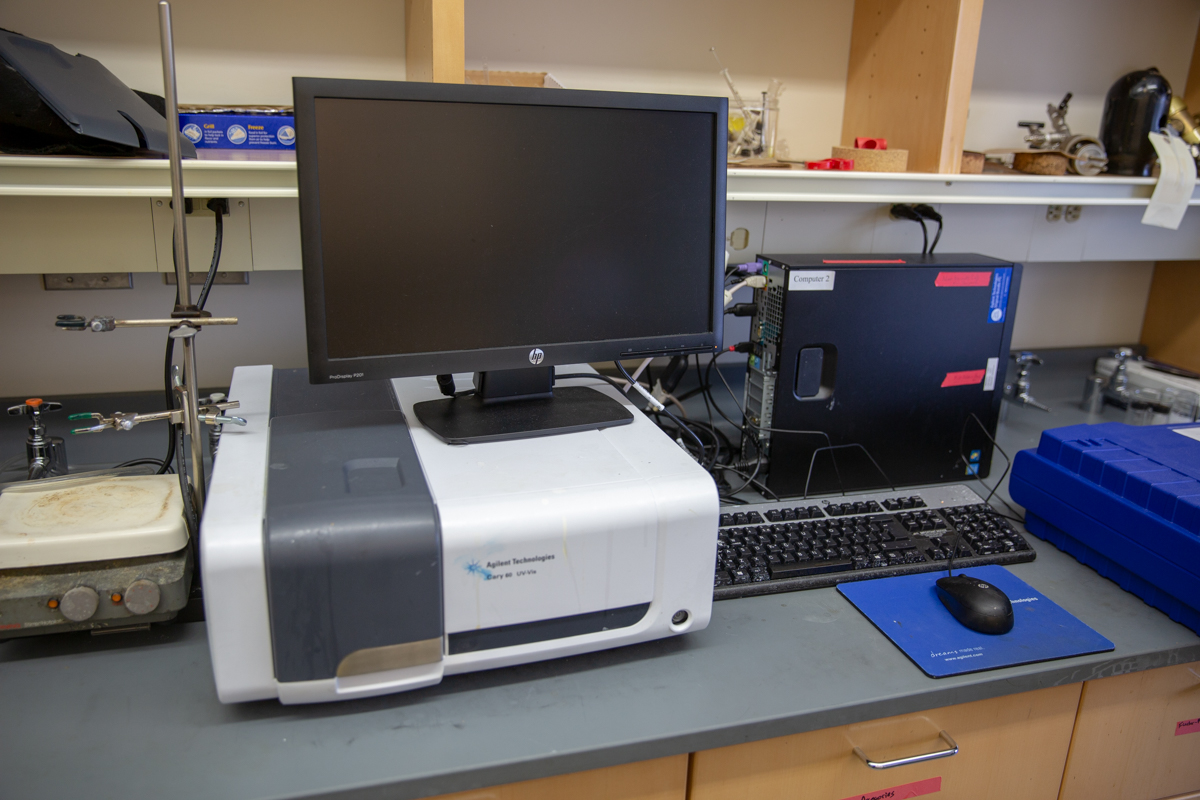 Lab Tour – Stahl Research Group – UW–Madison